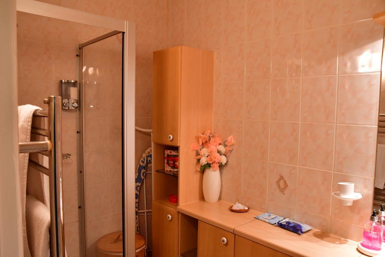 Entire Niche Apartment Hildenborough Ngoại thất bức ảnh