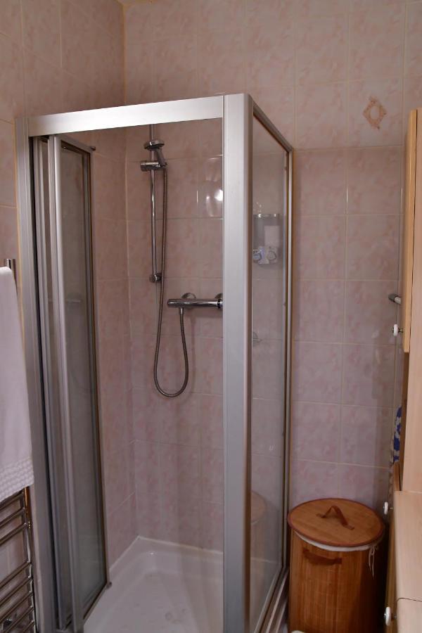 Entire Niche Apartment Hildenborough Ngoại thất bức ảnh